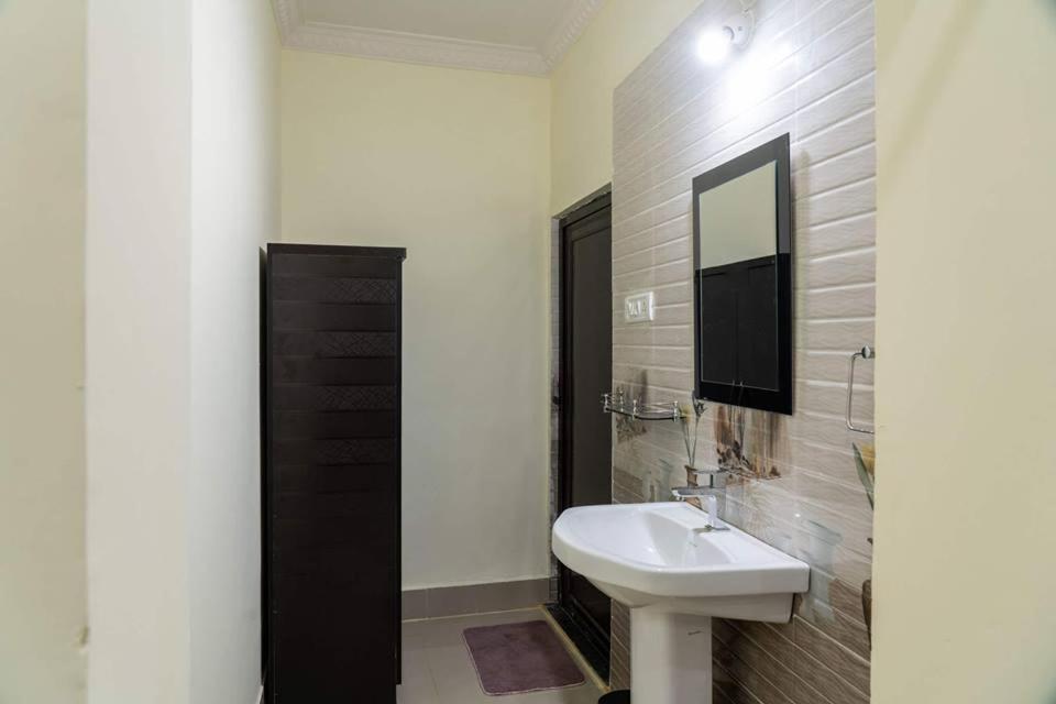 Отель Casa Residency Бхубанешвара Экстерьер фото